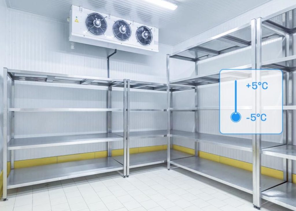 Refrigeration plant evaporator unit installed in a cold room